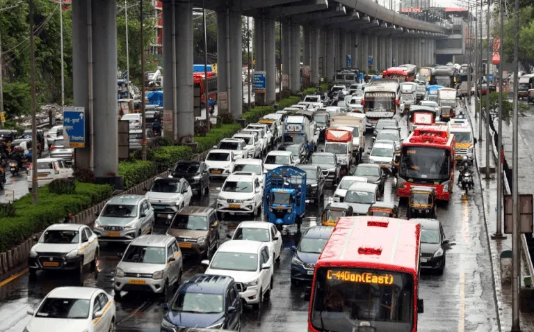 Monsoon Rain: मुंबई, हिमाचल और जम्मू में आफत बनी बारिश, कई इलाकों में राहत; मानसून पर IMD के ताजा अनुमान क्या?