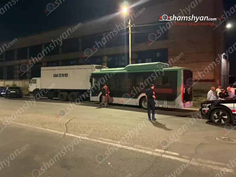 Երևանում բախվել են թիվ 54 երթուղու ավտոբուսն ու «Կամազը»
