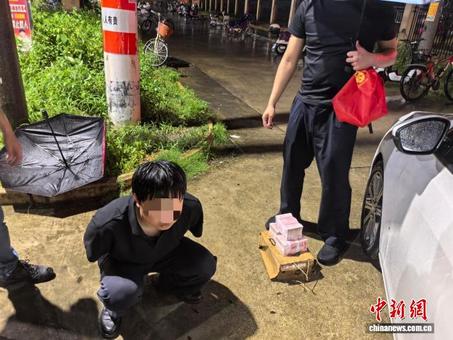 无人机足球牵起三地友谊 蓉港澳青少年活力周成都启幕
