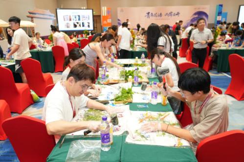 海南省第七届少数民族文艺会演汇报演出举行