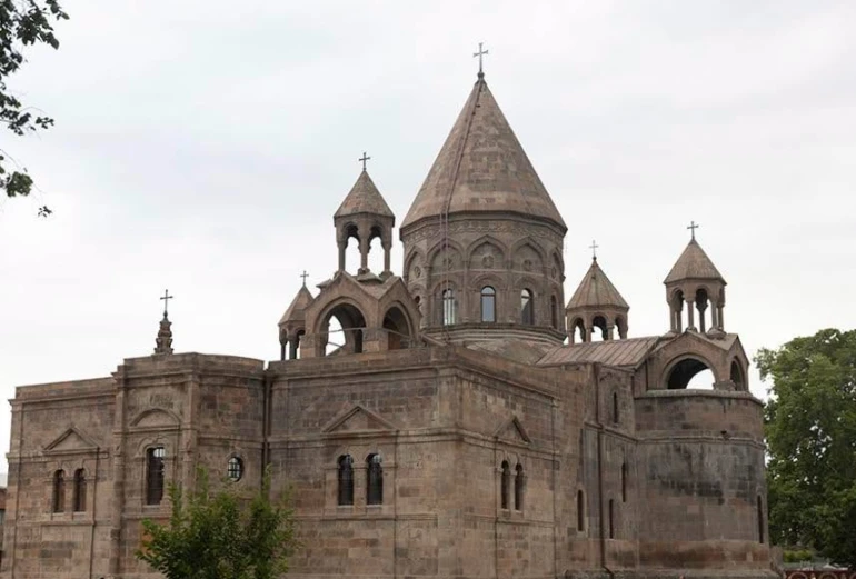Գարեգին Բ–ն եկեղեցականների նոր նշանակումներ է կատարել