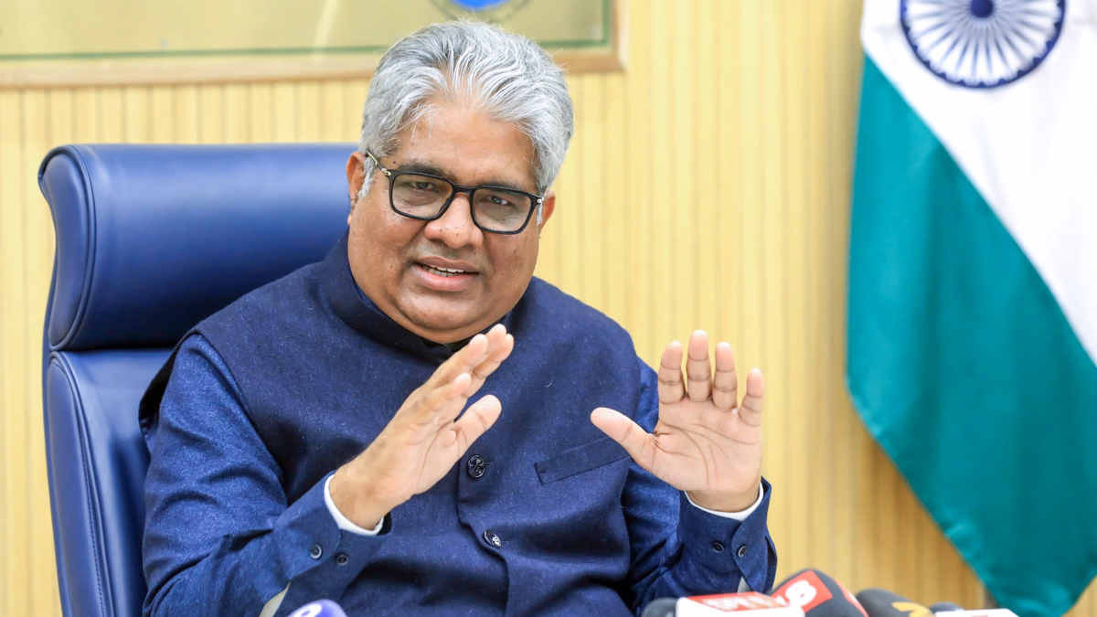 भूपेंद्र यादव के स्टाफ में बड़ा बदलाव: पर्यावरण मंत्रालय से क्यों हटाए गए तीन अधिकारी? कांग्रेस ने उठाए सवाल