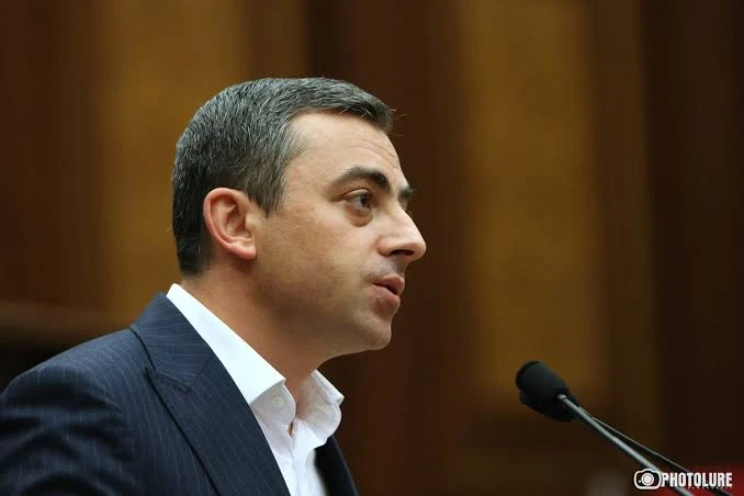 Սաղաթելյանը բացատրեց մանդատները վերցնելու որոշումը և հայտարարեց փողոցային պայքարին շուտափույթ վերադարձի մասին