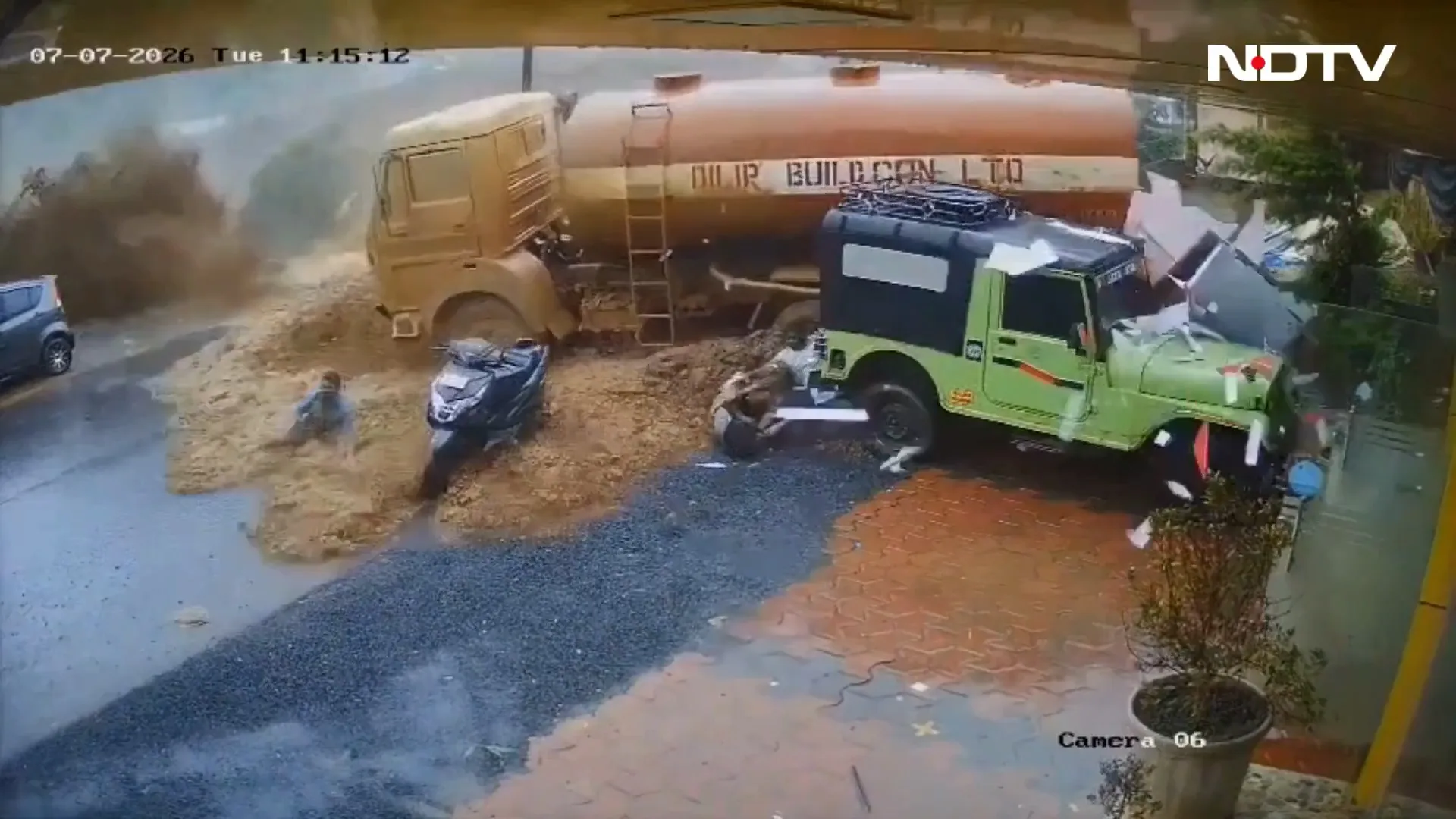 Deadly  landslide buries tunnel construction site in India