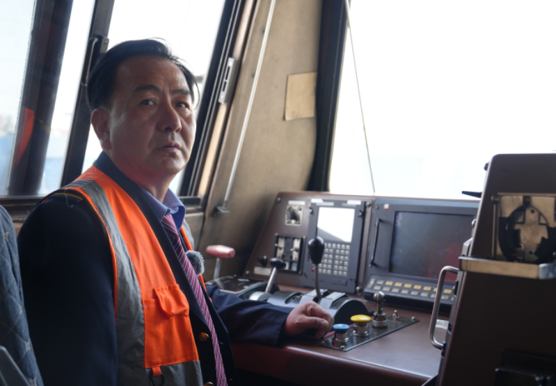 从2150到2880的极限跨越——是铁路两端的等待，也是一代代铁路人的答卷