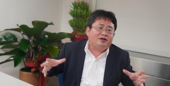 日本裔“台独”记者在台湾当众挨揍，他是谁？| 真相