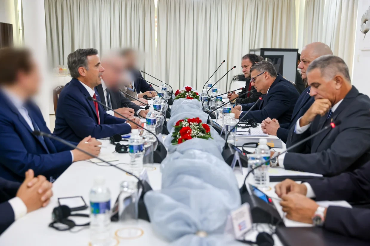 CBS News. ԿՀՎ տնօրենը Կուբա է ժամանել Մադուրոյի ձերբակալությանը մասնակցած օպերատիվ աշխատակցի հետ