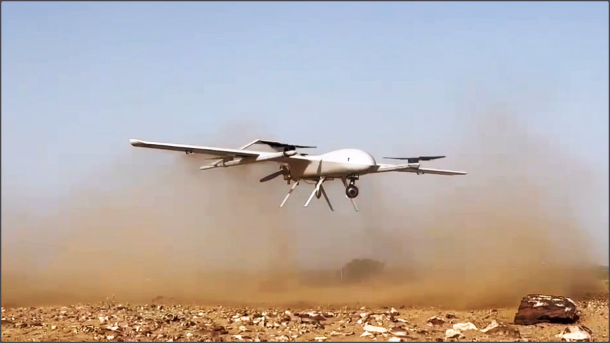 Indian Navy: पोरबंदर एयरफील्ड के पास 'दृष्टि-10' UAV क्रैश, ट्रेनिंग के दौरान हादसा; घटना में कोई हताहत नहीं