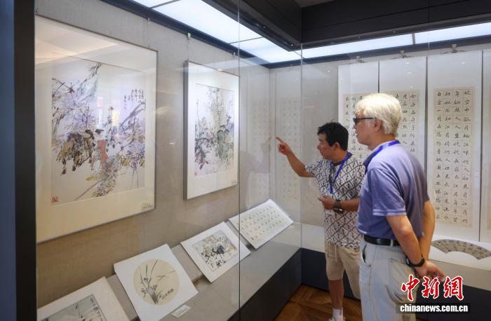 “全国书画名家邀请展暨装裱艺术展”在秦皇岛开幕