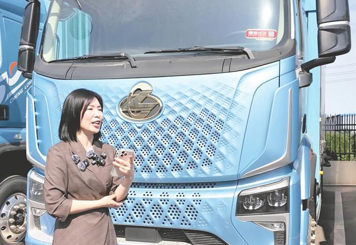 从“按吨卖”到“按件卖” “重工业”爱上了“轻直播”