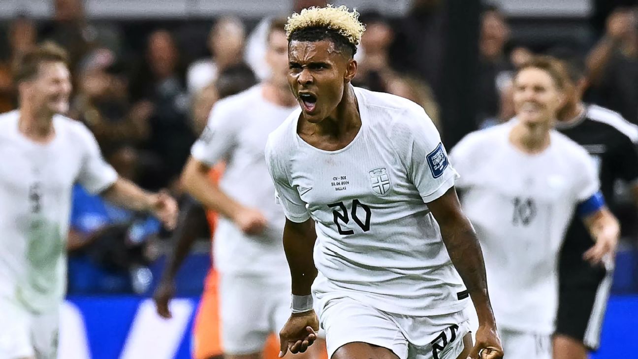 Transfer rumors, news: Arsenal, Spurs to battle ov...