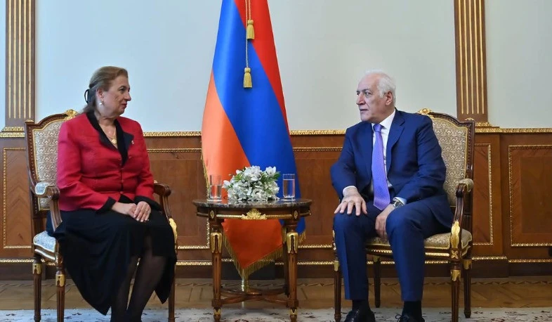 Վահագն Խաչատուրյանը հրաժեշտի հանդիպում է ունեցել Հունգարիայի դեսպան Աննա Մարիա Շիկոյի հետ