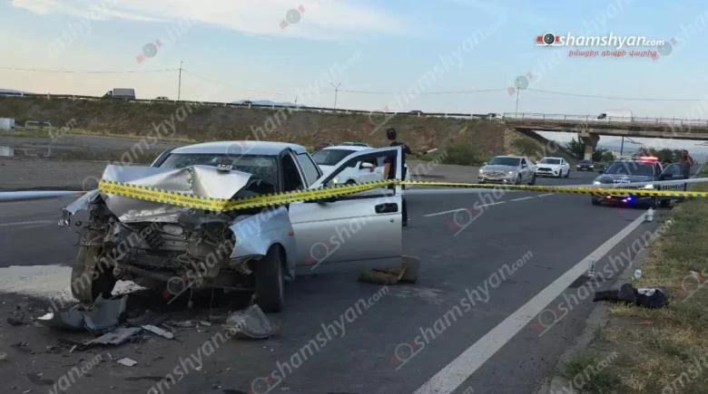 Երևան-Արմավիր ավտոճանապարհին բախվել են «Lada Priora»-ն ու բեռնատարը․ կան վիրավորներ