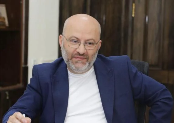 Դավիթ Առուշանյանը հրաժարվել է մանդատից, կշարունակի աշխատել Շիրակի մարզպետ