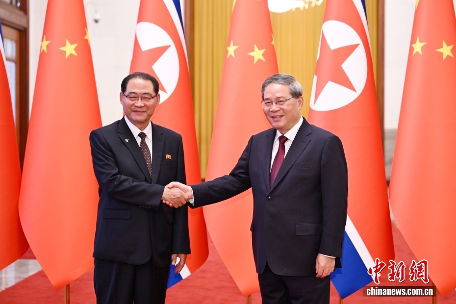 李强同朝鲜内阁总理朴泰成会谈