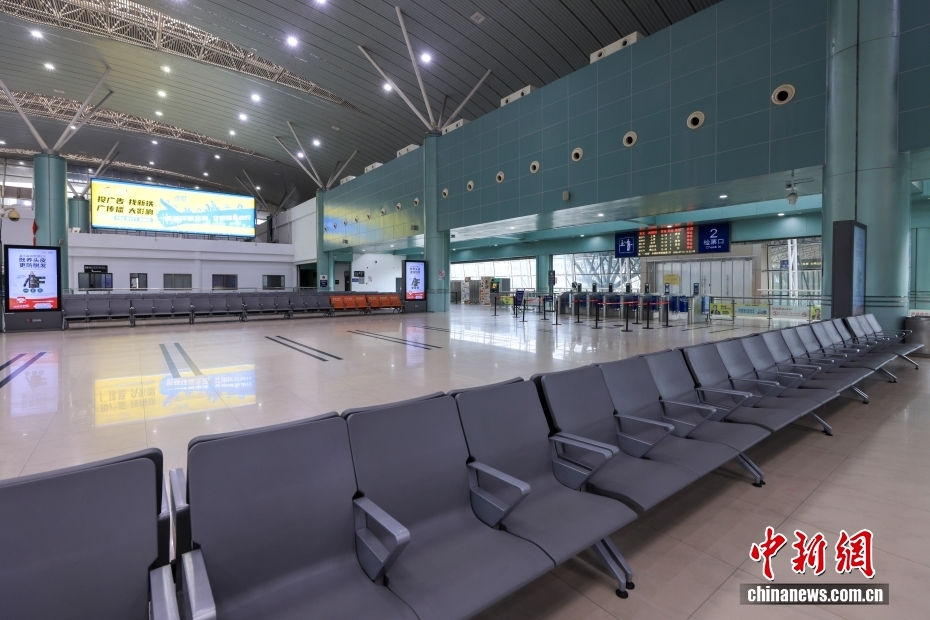 受台风“巴威”影响 扬州站经停火车全部停运