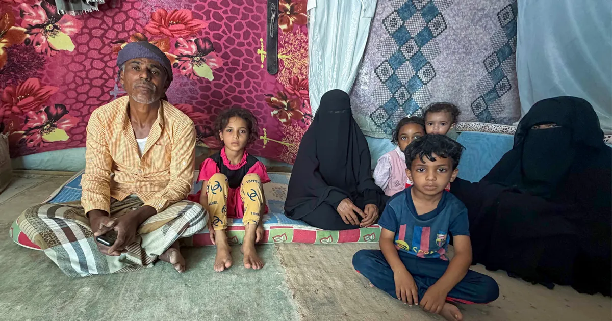 Yemen war sees scramble for scant resources between displaced and locals