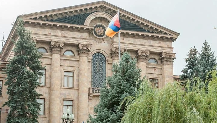 Մանդատների բաշխմանը հաշված օրեր են մնացել, բայց երեք խմբակցություններում էլ դեռ անորոշություն է. «Ժողովուրդ»
