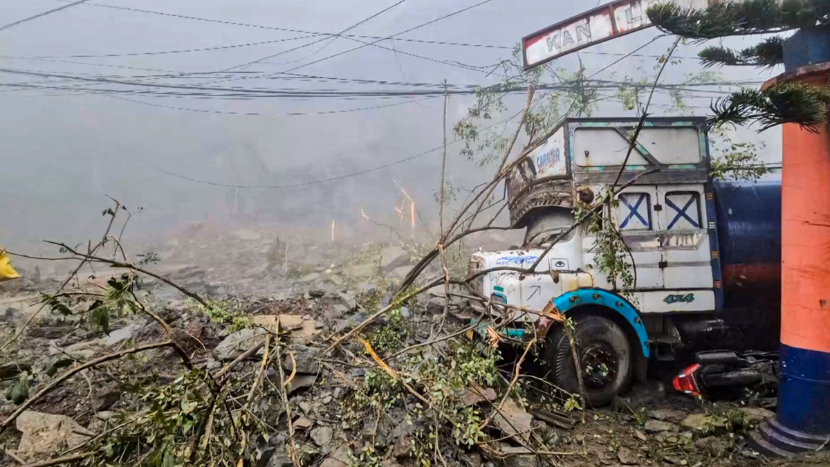 पूर्वोत्तर में बारिश का कहर: मिजोरम में भूस्खलन, अरुणाचल में एक लाख परिवार बाढ़ से प्रभावित