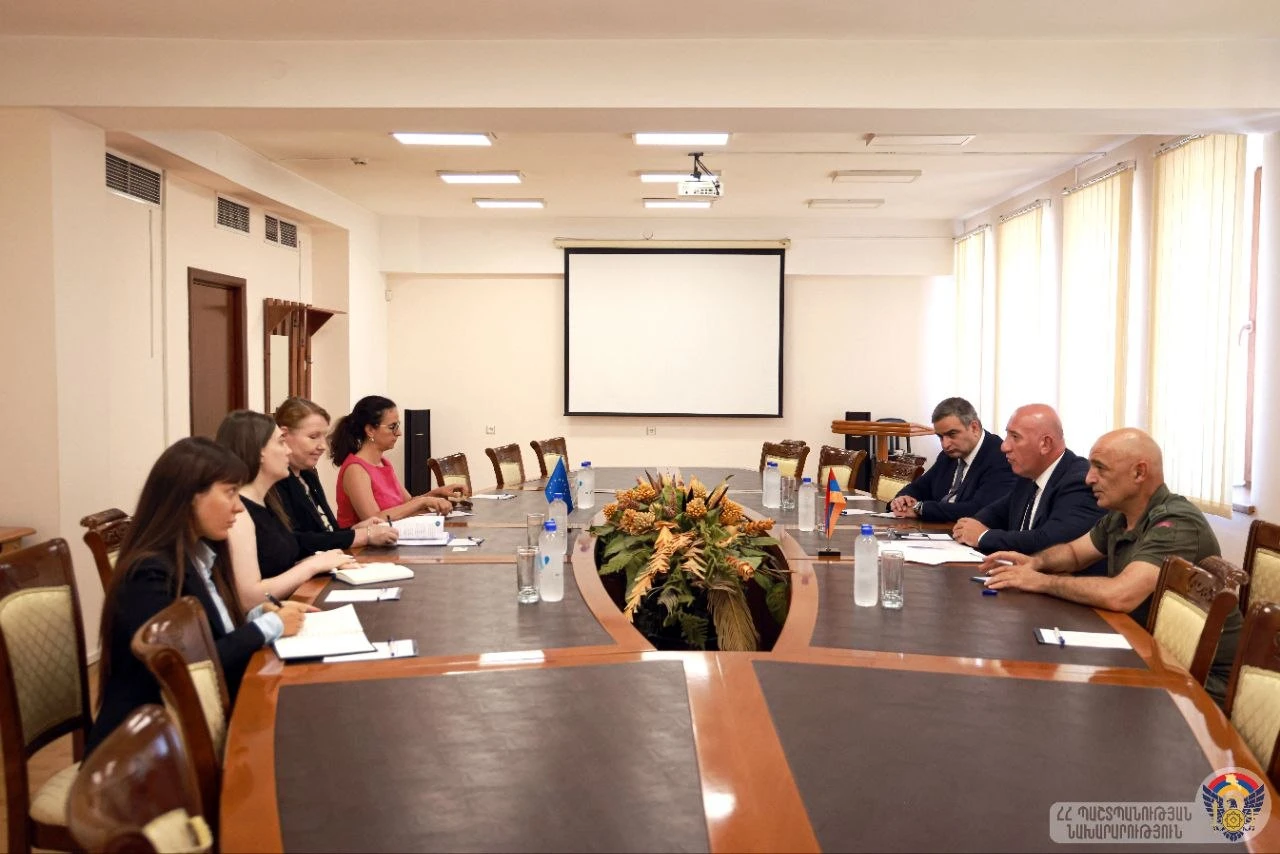 ՊՆ փոխնախարարը հանդիպել է Հայաստանում ԵՄ քաղաքացիական առաքելության ղեկավարին
