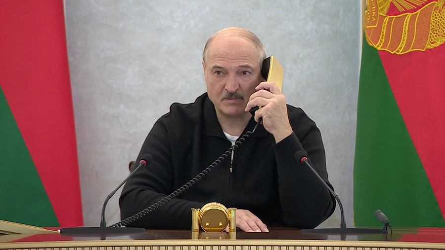 Лукашенко обсудил с Макроном региональные проблемы