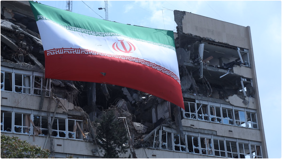 Iran: 30 से ज्यादा मौतें, 260 से ज्यादा घायल...अमेरिकी हमले से ईरान में भारी तबाही, क्या अब और भड़केगा युद्ध?