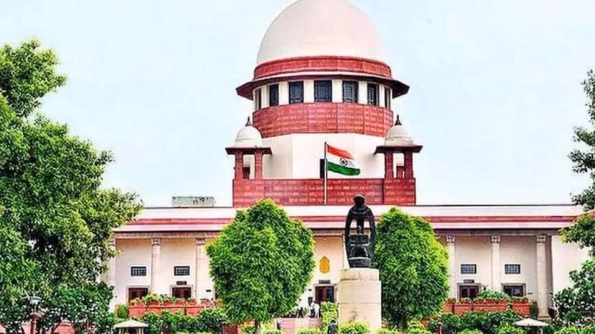 बुलडोजर एक्शन विवाद: सुप्रीम कोर्ट ने अवमानना याचिकाओं पर सुनवाई से किया इनकार, कहा- हाईकोर्ट जाएं