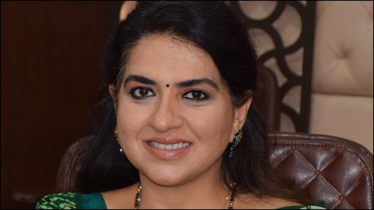 Mumbai: शाइना एनसी का वॉट्सऐप हैक कर 8 लोगों से चार लाख की ठगी, पुलिस की सुस्ती पर भड़कीं फैशन डिजाइनर