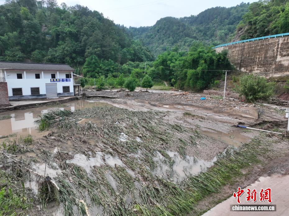 强降雨致重庆市北碚区兴隆镇2人失联 直击现场
