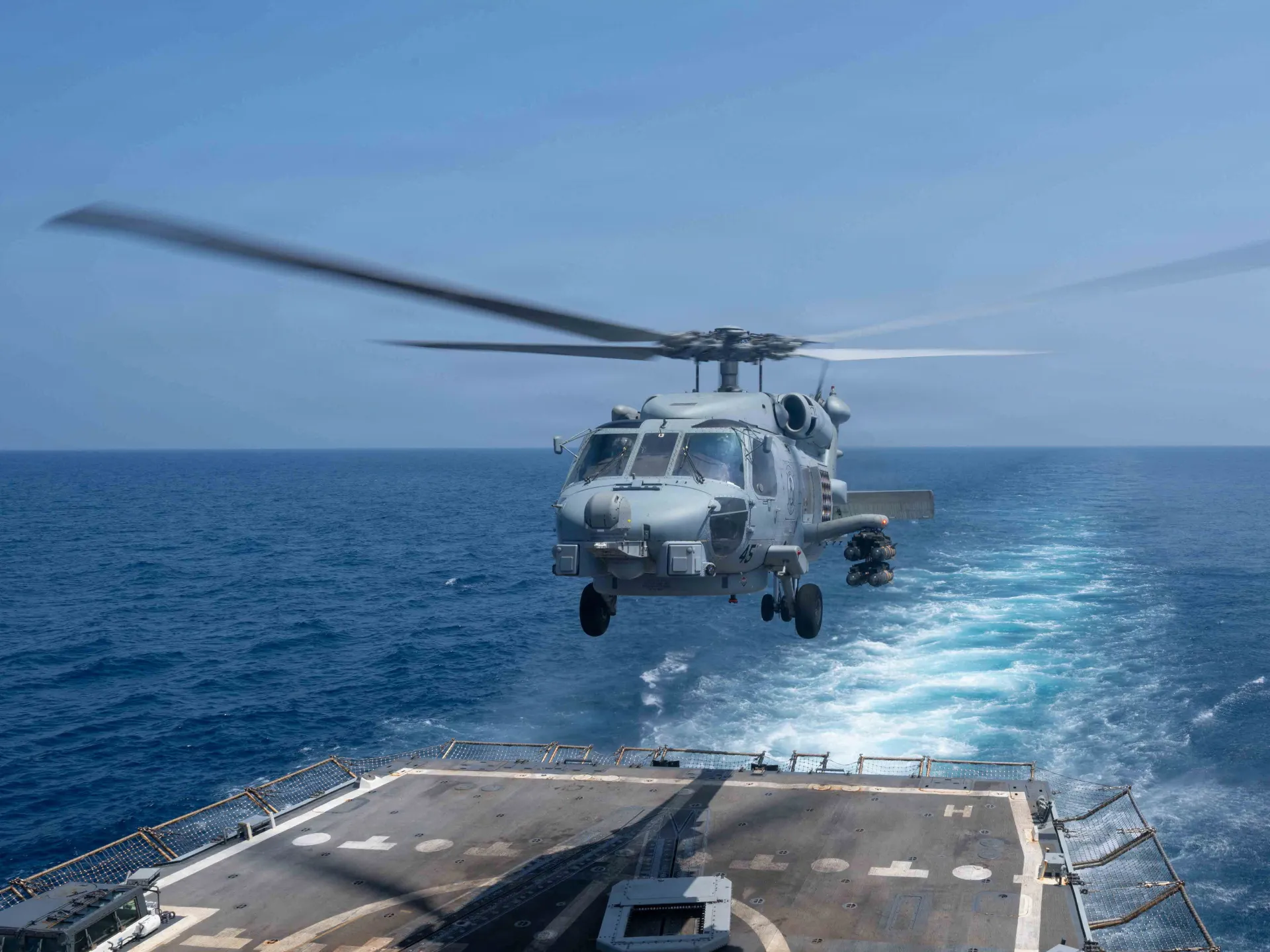 Iran war live: US and Iran exchange attacks for 7th consecutive night