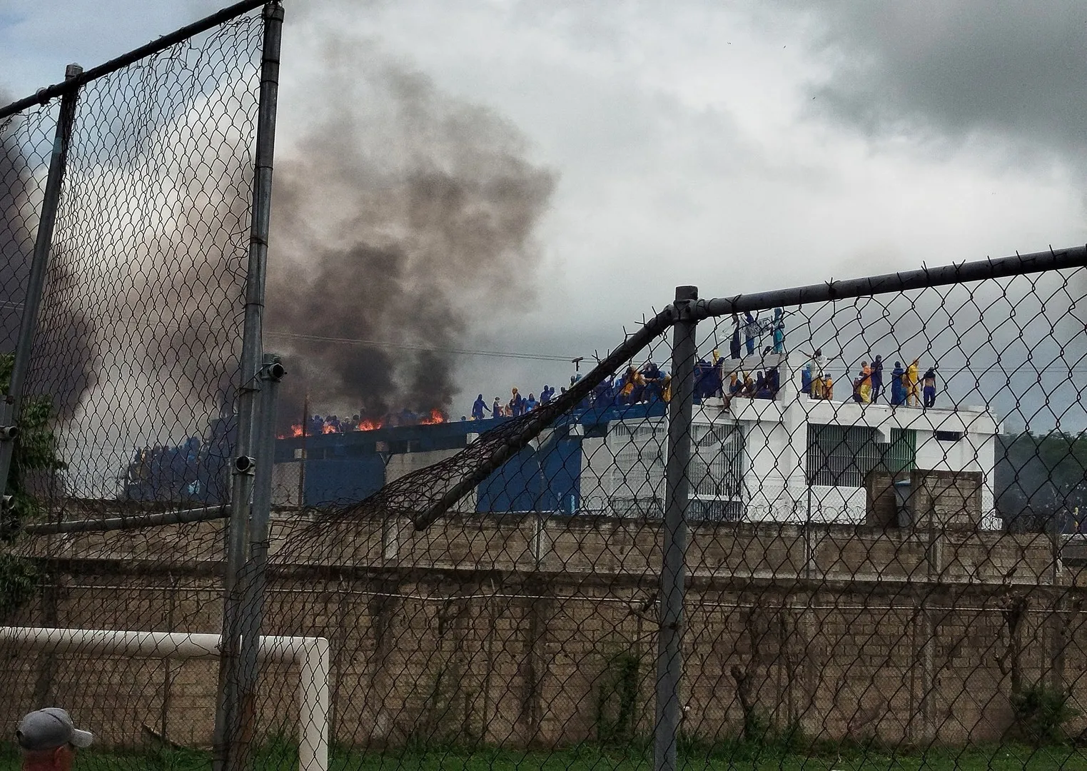 Venezuelan prisoners stage rooftop protest over alleged abuse and shootings