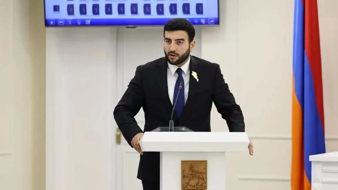 Միքայել Խաչատրյանը վայր է դնում ավագանու մանդատը. նա պատգամավորական մանդատ կվերցնի