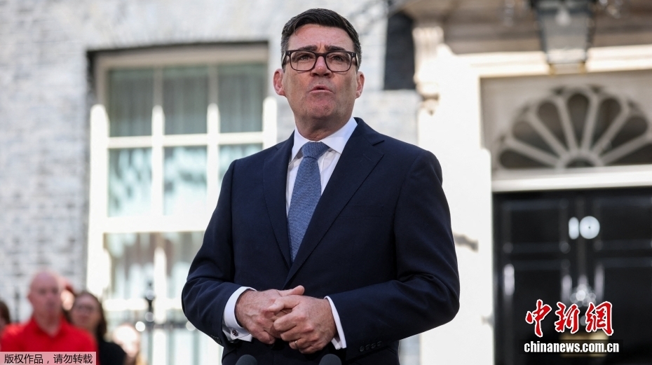 伯纳姆就任英国首相 发表任后首个讲话