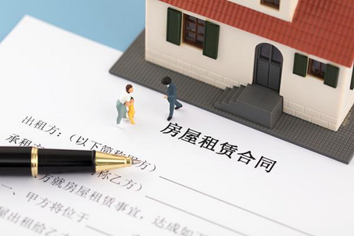 湖南一高校“05后”学子沉浸式直播 助力山村鲜果打开销路