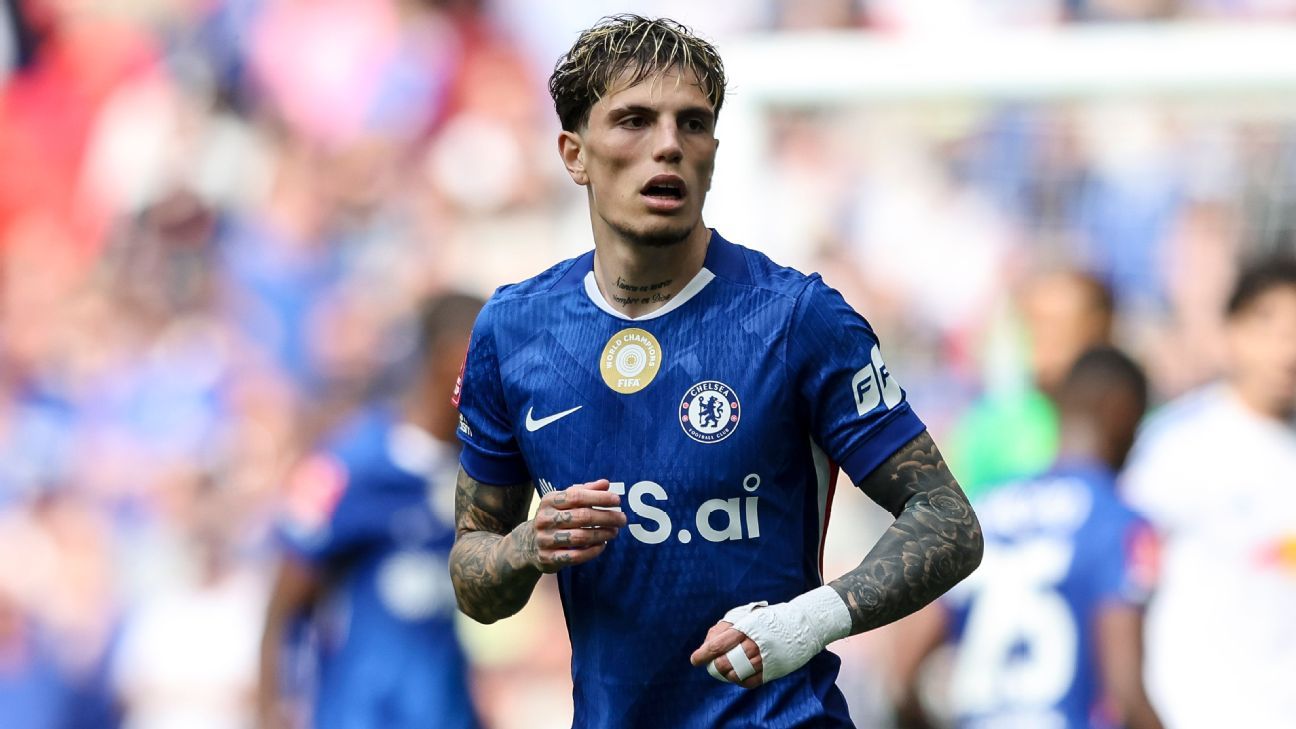 Sources: Villa bid for Garnacho loan from Chelsea