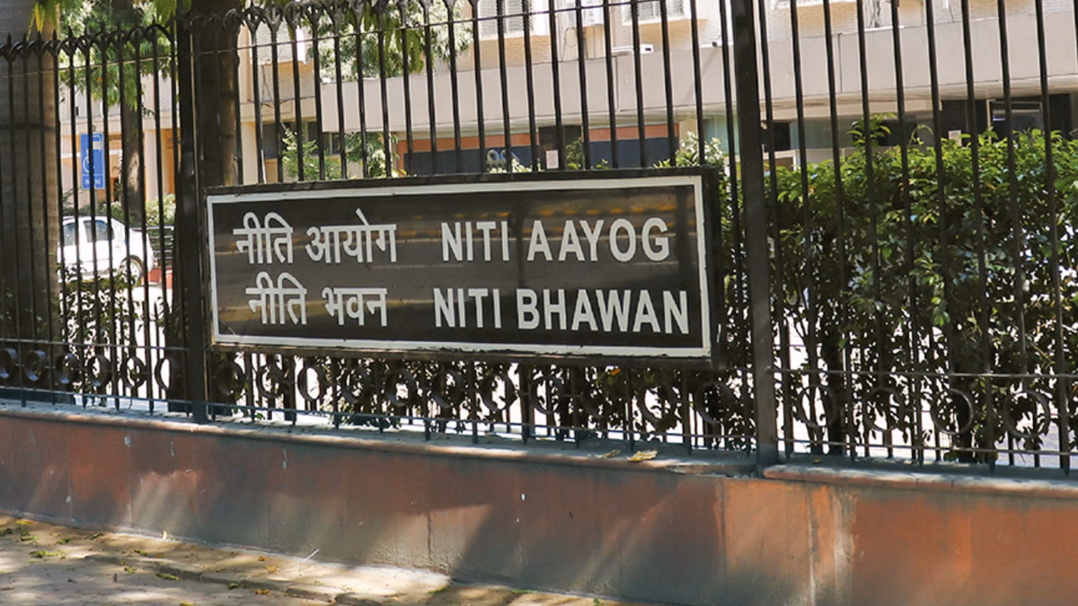 Niti Aayog: नीति आयोग को मिला नया नेतृत्व, मध्य प्रदेश कैडर के आईएएस अधिकारी अनुराग जैन बने नए सीईओ