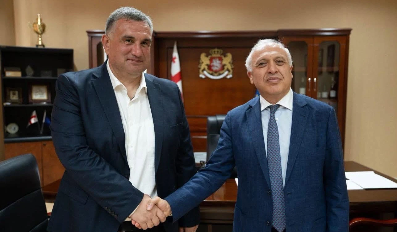 Դեսպան Սմբատյանը և Պլատոն Կալմախելիձեն քննարկել են ՀՀ-Վրաստան ապակենտրոնացված համագործակցության վերաբերյալ հարցեր
