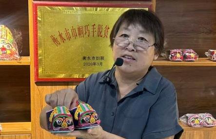 受台风“红霞”影响 重庆火车站停运列车12趟