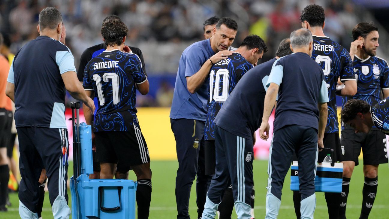 Argentina boss Scaloni defends 'warriors' after WC...
