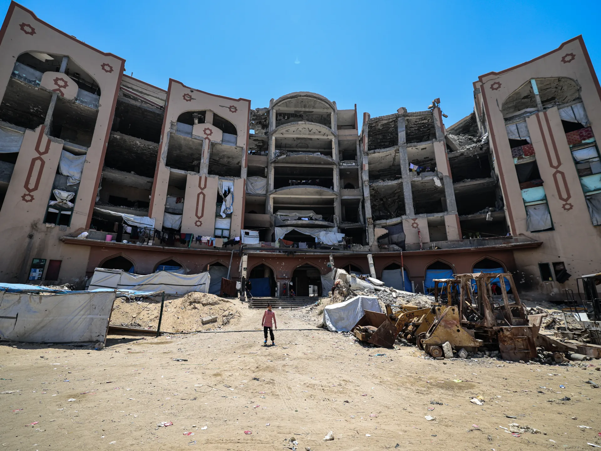 Students, staff work to bring the Islamic University of Gaza back to life
