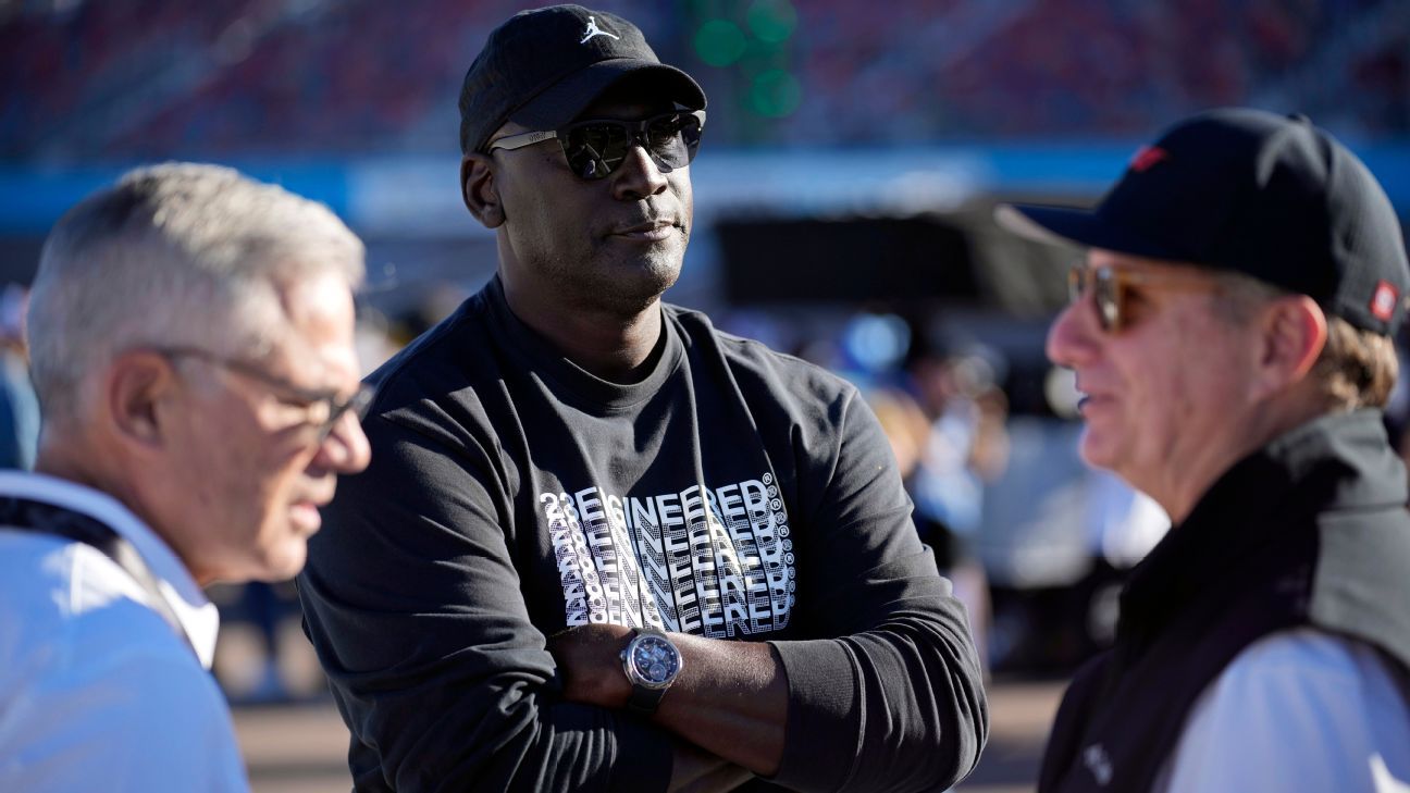 Legends only: Michael Jordan, David Beckham link u...
