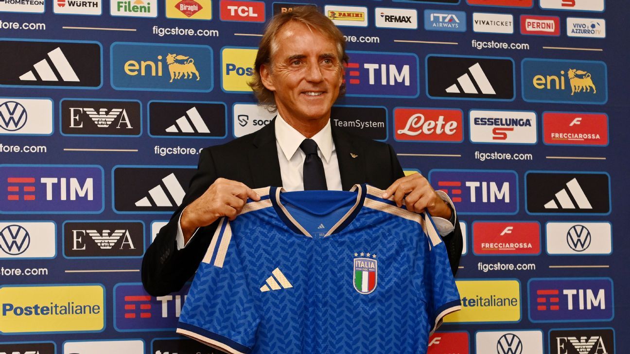 Mancini 'sorry' for previous exit after Italy return