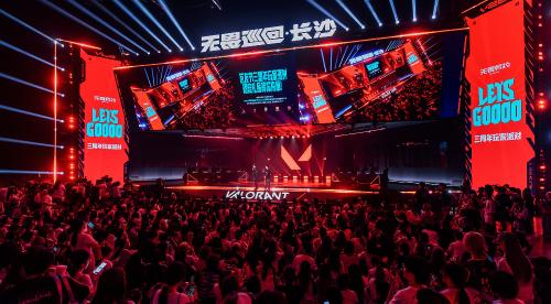 斯诺克上海大师赛上演两场“中国德比”：赵心童、吴宜泽晋级八强