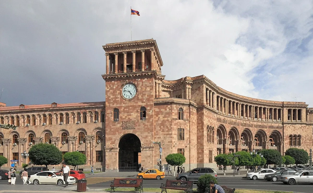 Կառավարությունում ընդունել են Ծառուկյանին պատկանող փակված ձեռնարկությունների բողոքող աշխատակիցներին