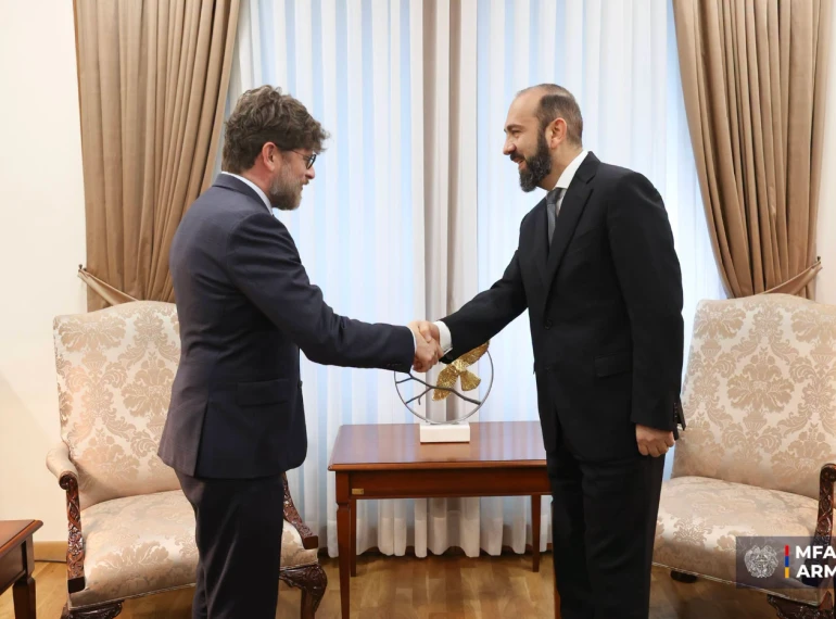 Արարատ Միրզոյանն ընդունել է Հայաստանում Ֆրանսիայի դեսպան Օլիվիե Դըկոտինյիին