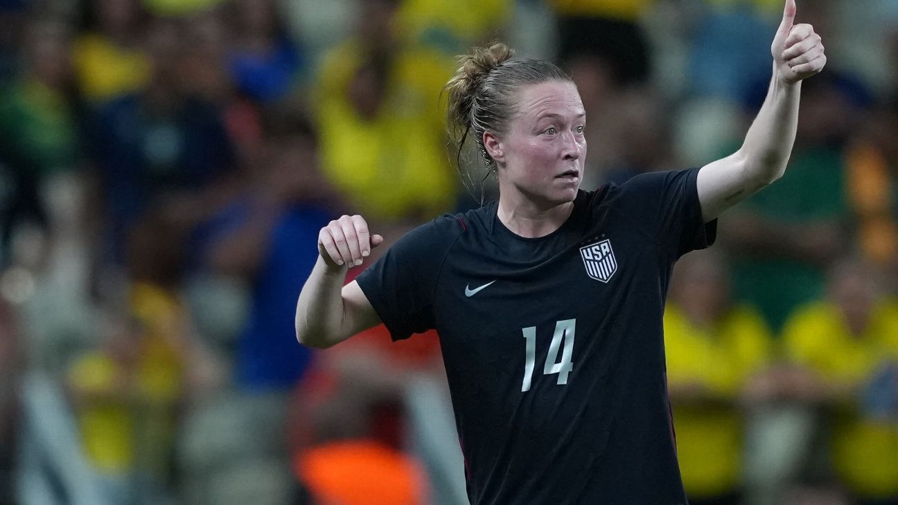 Gotham's Sonnett (knee injury) out for season