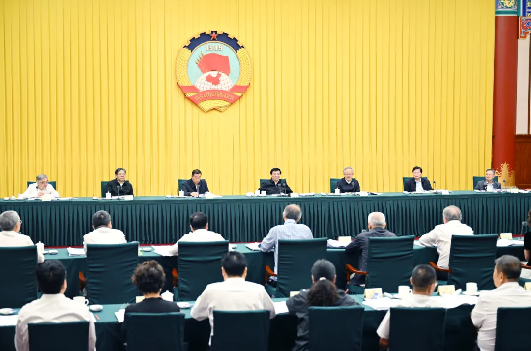全国政协召开双周协商座谈会 围绕深入实施“人工智能+”行动协商议政 王沪宁主持
