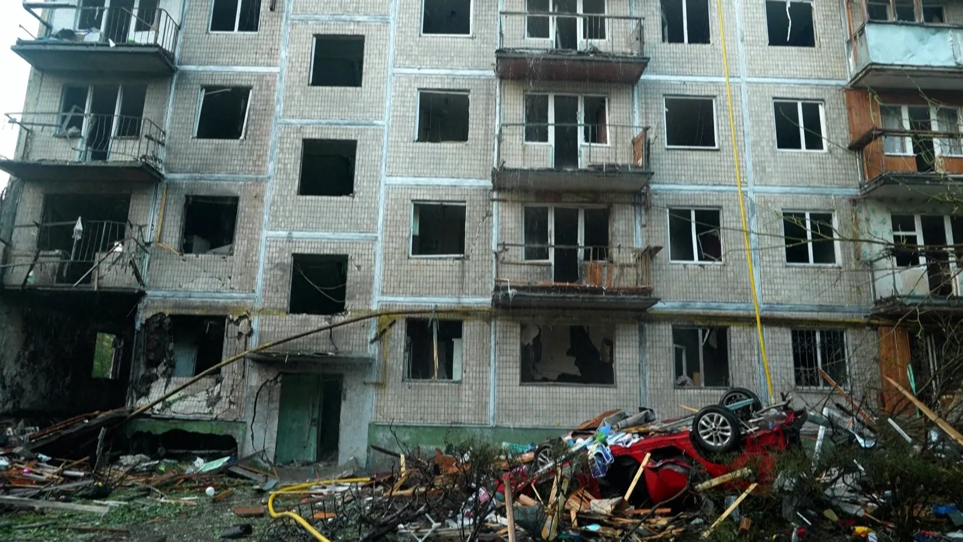 At least 9 people killed in Russian missile attacks on Kyiv