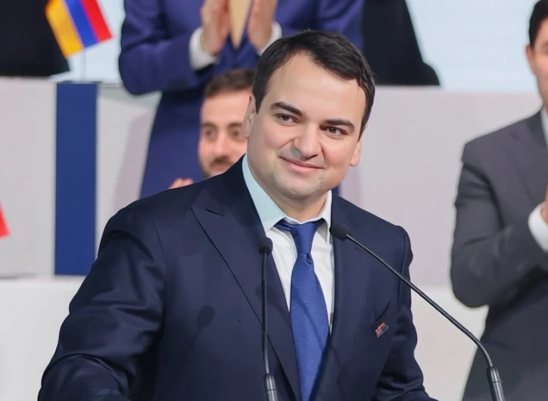 «Ուժեղ Հայաստան» դաշինքի ներկայացուցիչները ժամանել են Ազգային ժողով
