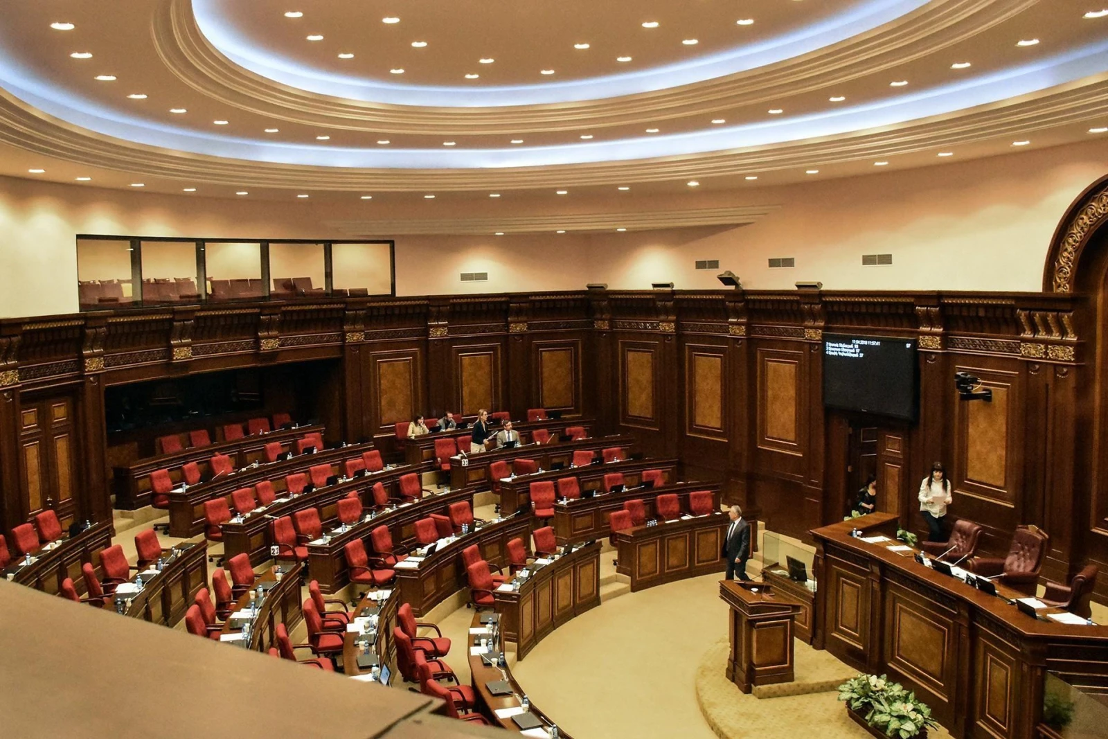 Ընդդիմադիր «Հայաստան» դաշինքի պատգամավորները մինչև խորհրդարանի աշխատանքի ավարտը լքել են նիստերի դահլիճը
